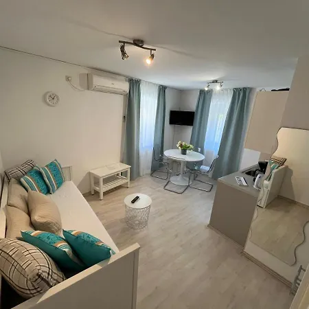 Central Apartments Bol *